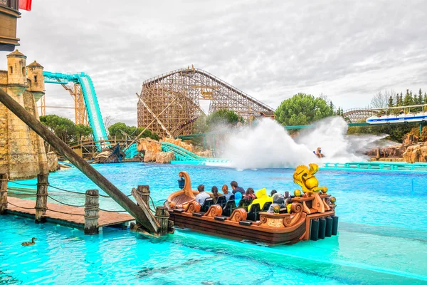 Europa-Park tekne sürme rust, Almanya - 31 Mart 2018 - konuklar. Europa-Park Avrupa'nın ikinci büyük bir park resort olduğunu. 