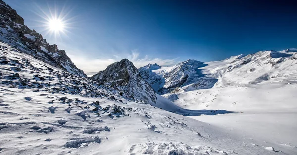 Prachtige Winter Panorama Tonale Skiresort Weergave Van Adamello Jaar Gletsjers — Stockfoto