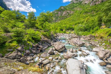 Bavona Nehri ile Kanton Tessin, Bavona Vadisi, İsviçre