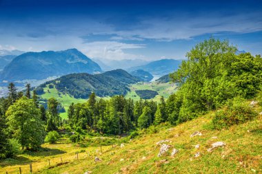 Burgenstock Vierwaldstattersee ve Pilatus Dağı, İsviçre, Avrupa manzarasında yakınındaki İsviçre Alpleri 
