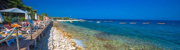 Braccia Croazia Agosto 2018 Spiaggia Pietra Sull Isola Brac Con — Foto Stock