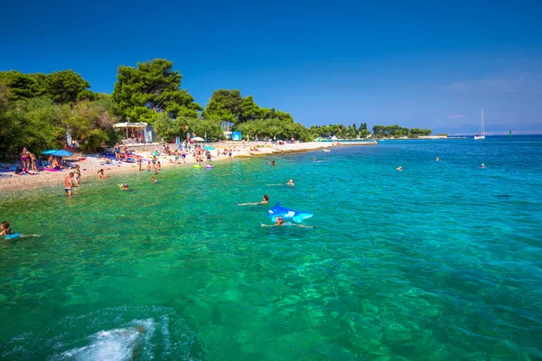 Brac Croacia Agosto 2018 Playa Guijarros Isla Brac Con Aguas —  Fotos de Stock