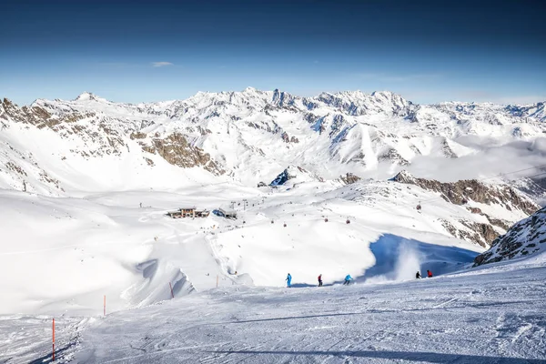 Skiers Skiing Top Presena Glacier Tonale Italy — Stock Photo, Image