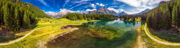 与瑞士阿尔卑斯山的阿尼西 阿尼西是位于欧洲乌里州的水库 — 图库照片