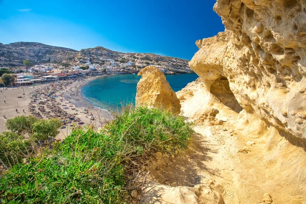 Playa Matala Isla Creta Con Aguas Cristalinas Azules Grecia Europa —  Fotos de Stock