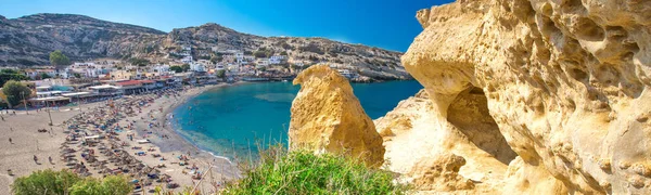 Playa Matala Isla Creta Con Aguas Cristalinas Azules Grecia Europa —  Fotos de Stock