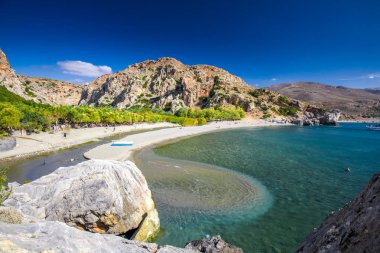 Preveli plaj azure ile Crete adada temiz su, Yunanistan, Avrupa. En büyük ve en kalabalık Yunan adalarından Crete olduğunu. 