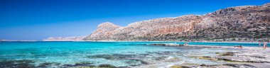 Azure ile Crete adada Balos lagün temiz su, Yunanistan, Avrupa. En büyük ve en kalabalık Yunan adalarından Crete olduğunu. 