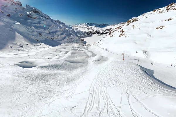 Beautiful Winter Landscape Swiss Alps Skiers Skiing Famous Engelgerg Titlis — Stock Photo, Image