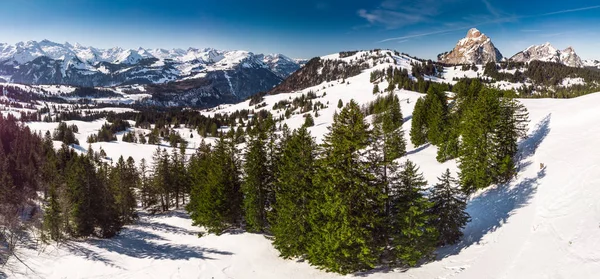 Hermoso Paisaje Invierno Estación Esquí Mythenregion Ibergeregg Suiza Europa —  Fotos de Stock