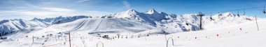 Carosello 3000 kayak merkezinde kayak yapanlar, Livigno, İtalya, Avrupa