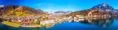 Grosse und kleine Mythen ile Brunnen eski şehir, Canton Schwyz, İsviçre, Avrupa