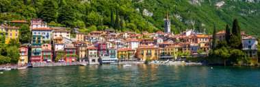 Varenna, İtalya - 1 Haziran 2019 - Mounta ile Varenna eski şehir