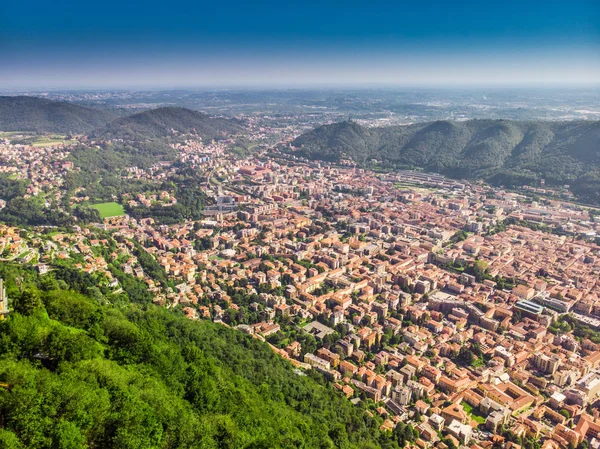 Como Gölü üzerinde Como şehir İtalyan bölgesi Lombardy, İtalya, Avrupa dağlarla çevrili