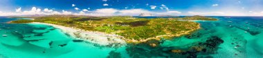 Sardunya adasında Cala Brandinchi plajı, İtalya, Avrupa
