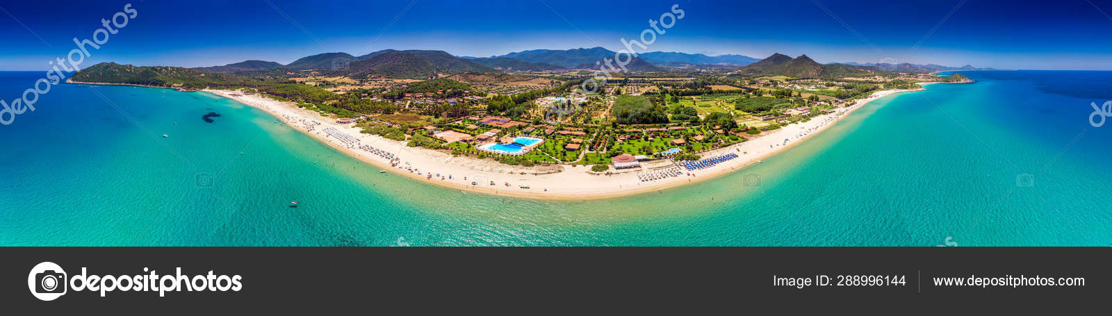 Spiaggia Di Cala Sinzias Vicino A Costa Rei Sullisola Sarda