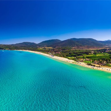 Sardunya adasında Costa Rei yakınlarındaki Cala Sinzias Plajı, Sardinya, Italya