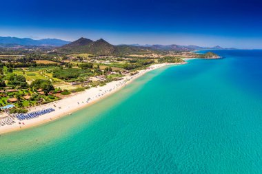 Sardunya adasında Costa Rei yakınlarındaki Cala Sinzias Plajı, Sardinya, Italya