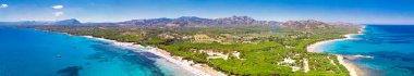 Sardinya adasında Cala Liberotto ve Cala Ginepro Plajı, Italya