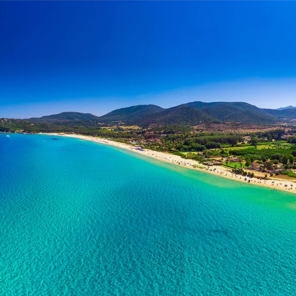 Cala Sinzias strand a közelben Costa Rei a szardíniai szigeten, Szardínia, Olaszország — Stock Fotó
