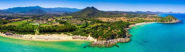 Playa de Cala Sinzias cerca de Costa Rei en Cerdeña, Cerdeña, Italia — Foto de Stock