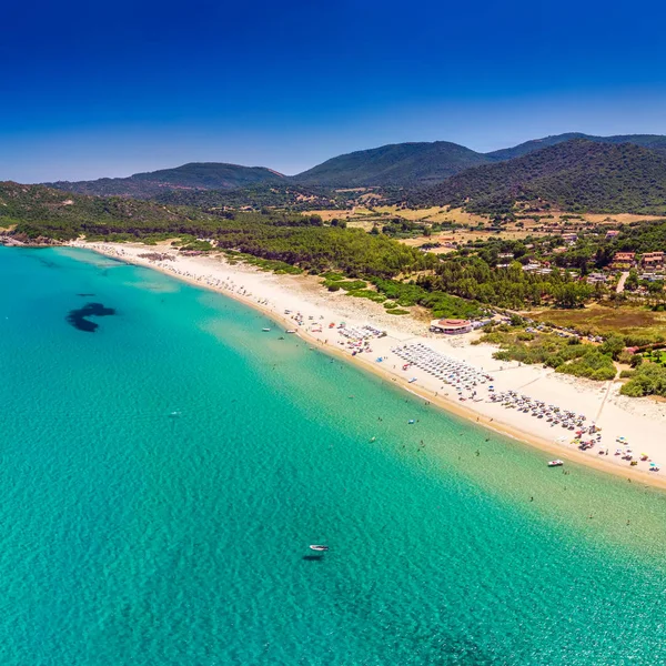 Spiaggia di Cala Sinzias vicino Costa Rei sull'isola di Sardegna, Sardegna, Italia — Foto Stock