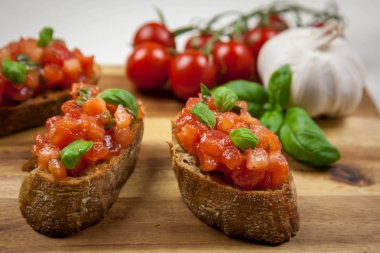 ev yapımı İtalyan bruschetta meze