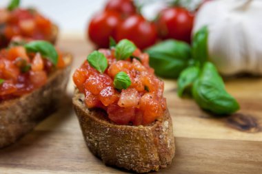 ev yapımı İtalyan bruschetta meze