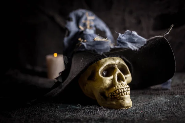 Skull in witch hat (Halloween)