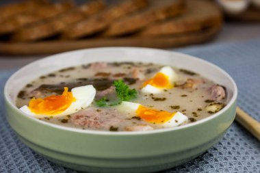 Zurek - Paskalya yumurta beyaz sosis çorbası Lehçe