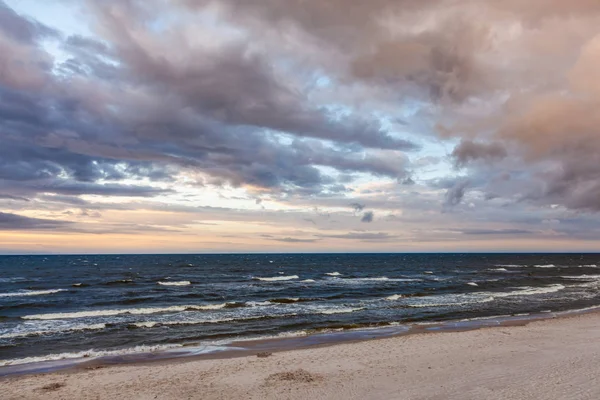 Sunset Beach, Lehçe Deniz Baltık