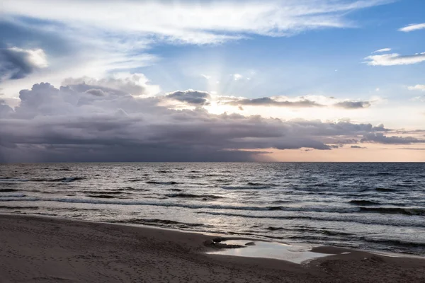 Sunset Beach, Lehçe Deniz Baltık