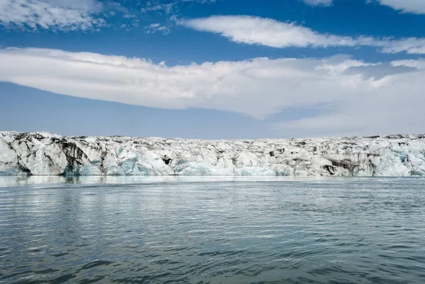 Güneşli bir günde kopya alanı ile İzlanda Peyzaj arka plan. Buzul Lagünü, Jokulsarlon.