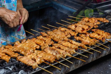 Moo ping, ızgara domuz eti şiş sopa Barbekü ızgara açık, Tay street gıda
