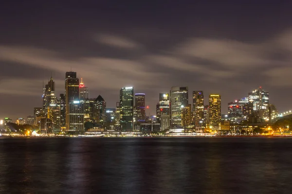 Sydney Atardecer Con Rascacielos Iluminados — Foto de Stock