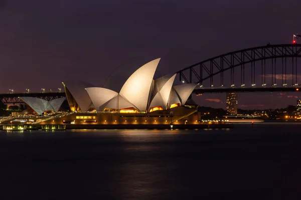 Zamknąć Nocy Refleksji Nad Widokiem Port Sydney Opera House Australia — Zdjęcie stockowe