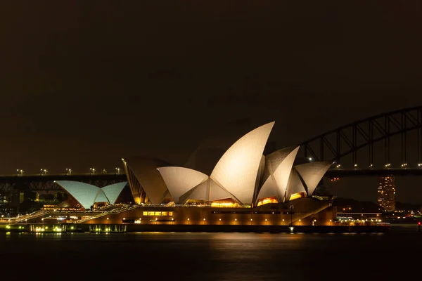 Zamknąć Nocy Refleksji Nad Widokiem Port Sydney Opera House Australia — Zdjęcie stockowe