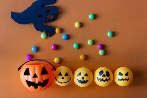Halloween Jack Seau Lanterne Avec Des Bonbons Sur Fond Orange — Photo