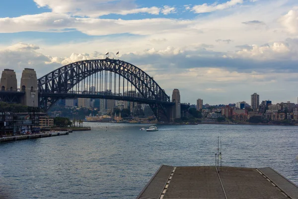 シドニー ハーバー ブリッジは 世界でトップの観光目的地の つの眺め オーストラリア — ストック写真