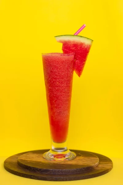 Healthy watermelon smoothie in glass with watermelon and straw o — Stock Photo, Image