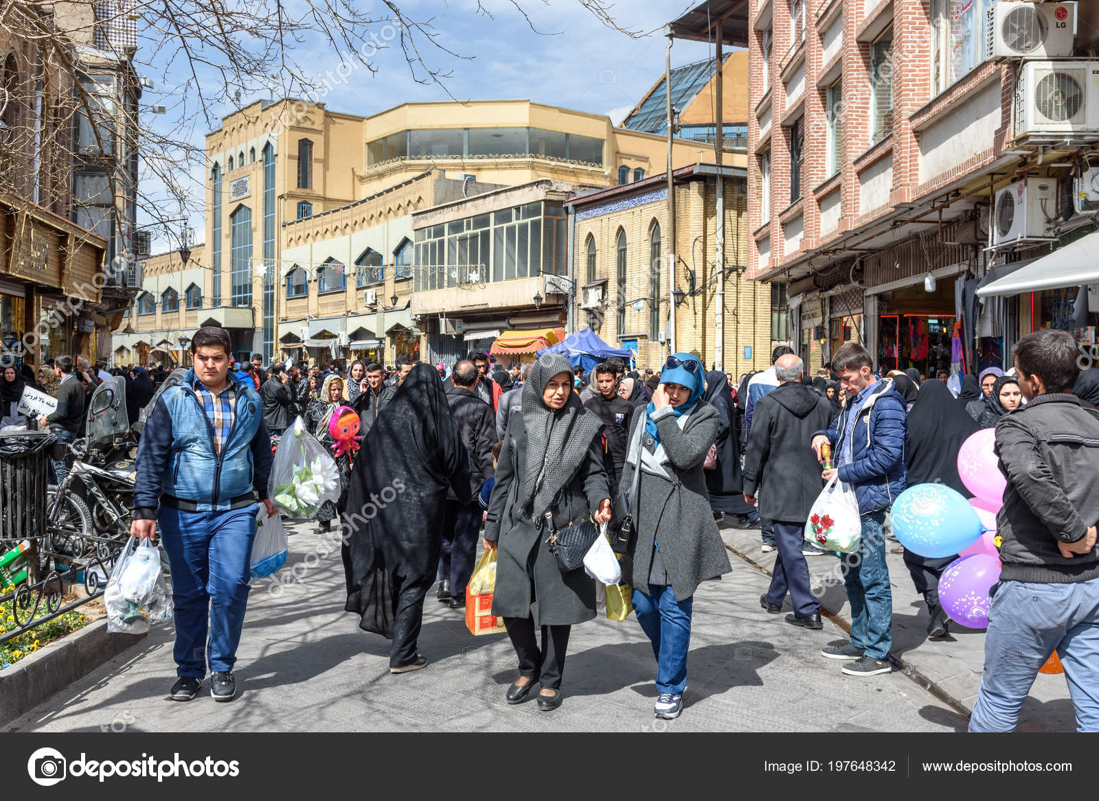 Tabriz East Azerbaijan Province Iran March 2018 People Walk Shopping