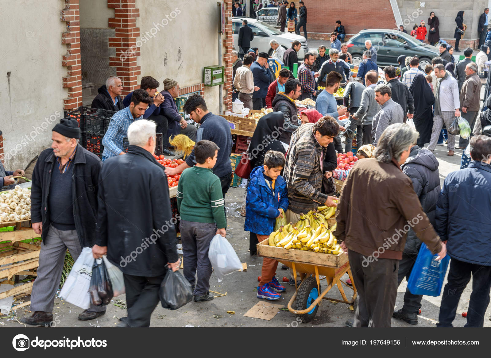 Tabriz East Azerbaijan Province Iran March 2018 People Fruct Street