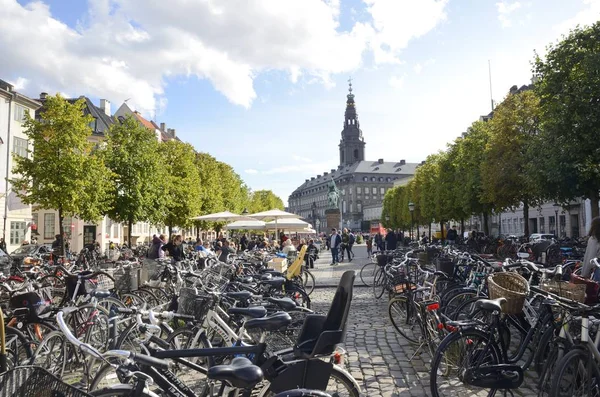 Copenhague Dinamarca Septiembre 2018 Muchas Bicicletas Estacionadas High Bridge Square —  Fotos de Stock