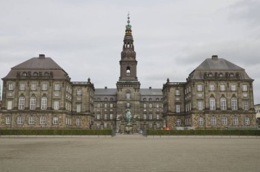 Christiansborg Sarayı, Kopenhag, Danimarka Danimarka Meclis'te bulutlu gün koltuk
