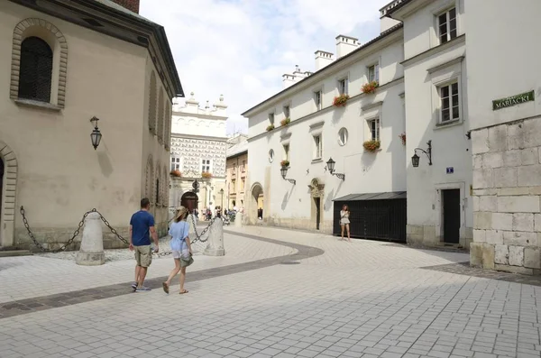 Cracovia Polonia Julio 2018 Personas Calle Situada Casco Antiguo Cracovia — Foto de Stock