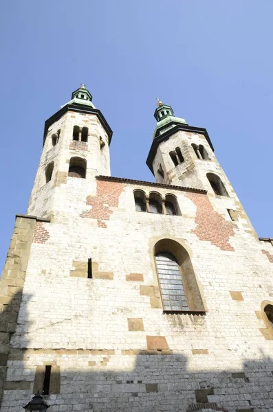 Türme Der Kirche Des Heiligen Andrä Einer Historischen Romanischen Kirche — Stockfoto