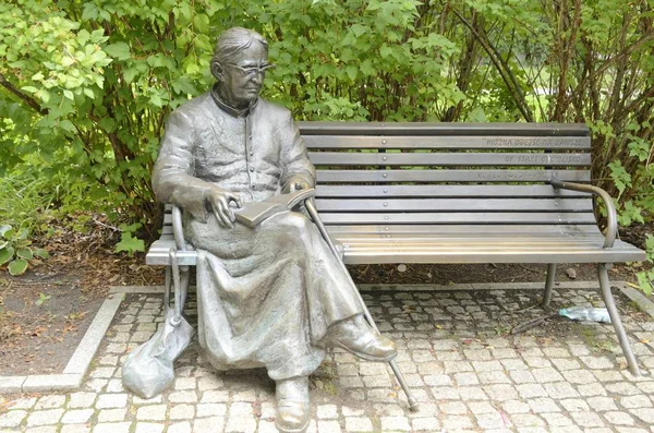 Warsaw Poland July 2018 Bench Sculpture Father Jan Twardowski Poet — Stock Photo, Image