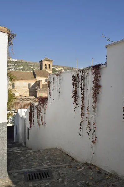 Scala Pietra Con Chiesa Sullo Sfondo Nel Quartiere Albaycin Granada — Foto Stock