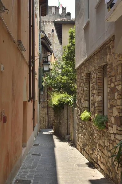 Alley in Sirmione — Stock Photo, Image