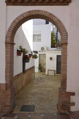 Tuğla kemer sokak
